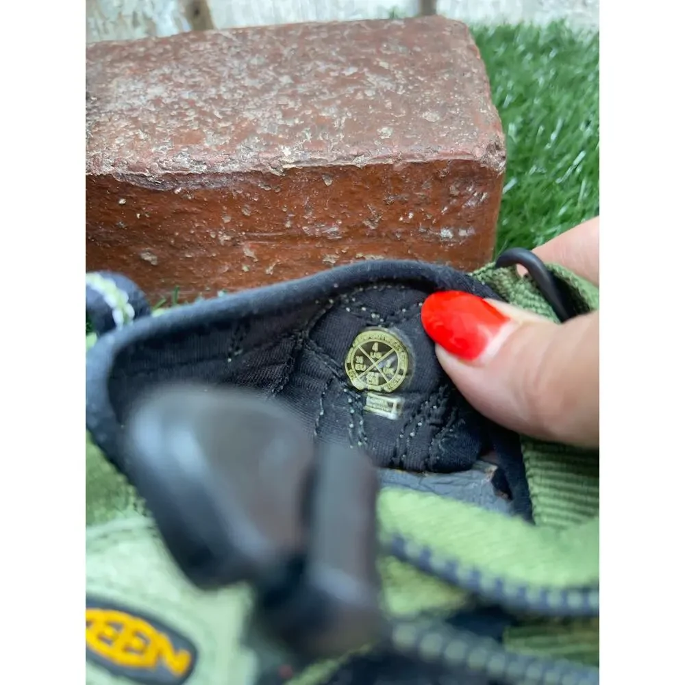 KEEN Newport H2 Water Sandals Youth 4 Camo